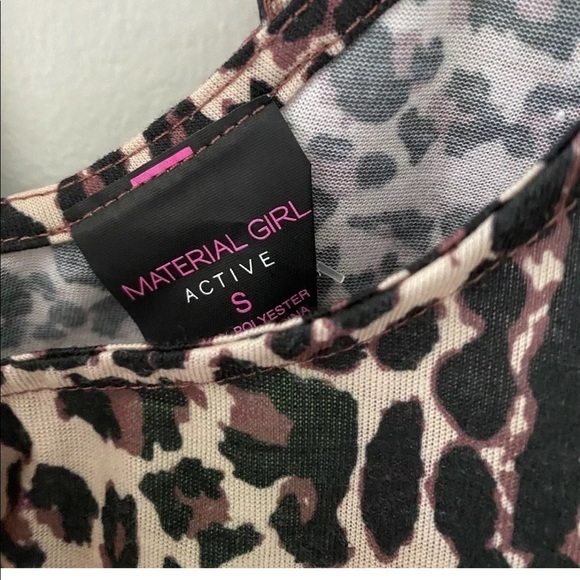 NWT Material Girl Active Animal Print 3/4 Sleeve Relaxed Crop Top Juniors Small - Picture 2 of 5